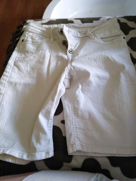 Biele kratasy, takko,38