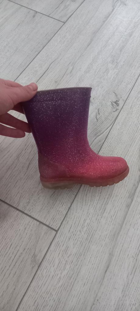 Dievčenské čižmy, 22