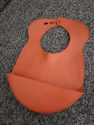 Gumený podbradník, tommee tippee