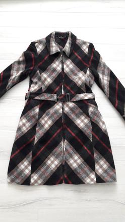 Krásny károvaný kabát, 40