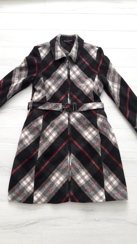 Krásny károvaný kabát, 40