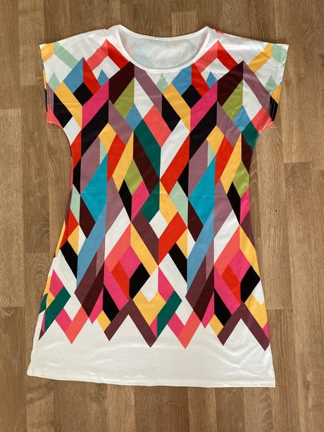 Pestrofarebné šaty na leto, l