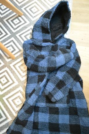 Plyšový trendy kabát s kapucňou oversize, m