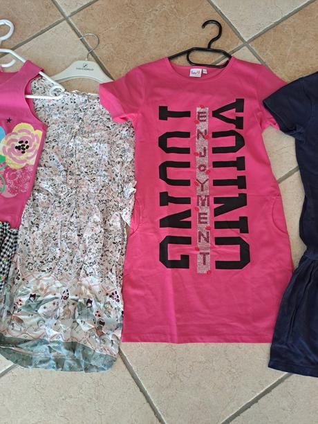 Mix oblečenia, 122–134