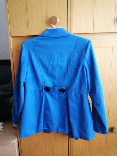 Krátky kabátik, 42