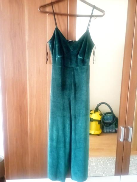 Zamatovy overal, stradivarius,s