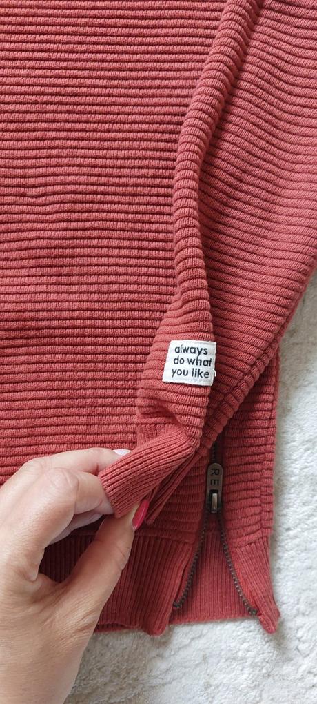 Vrúbkový svetrík, reserved,122