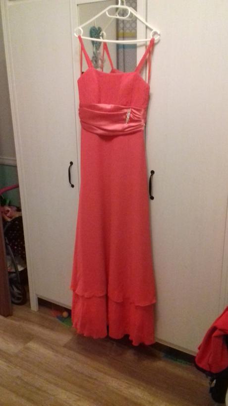 Spolocenske saty, 36