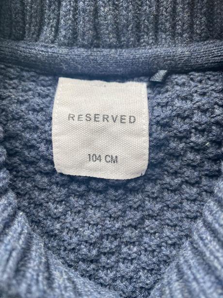 Sveter reserved, reserved,104