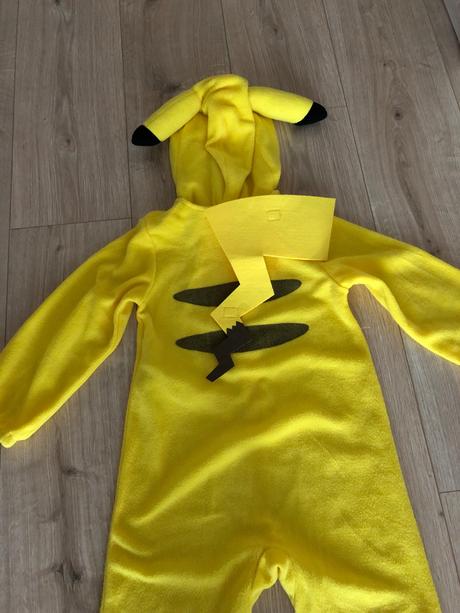 Kostým pikachu,