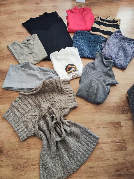 Balík dámskeho oblečenia m, m