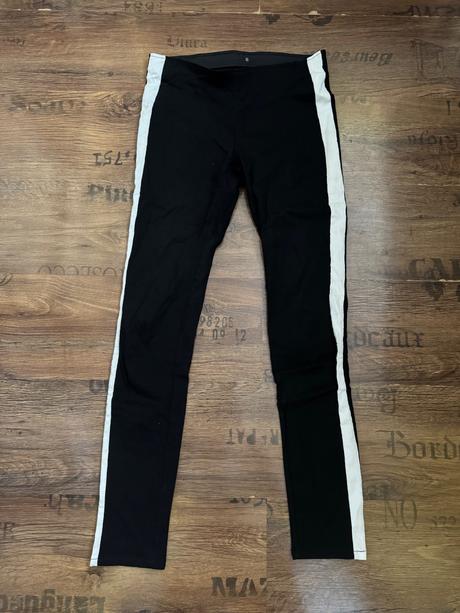 Čierne legíny s pásom, s