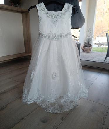 Šaty na prvé sväté prijímanie, 134