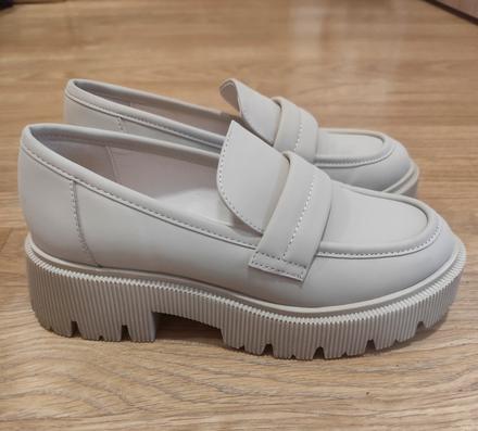Mokasíny catwalk, 37