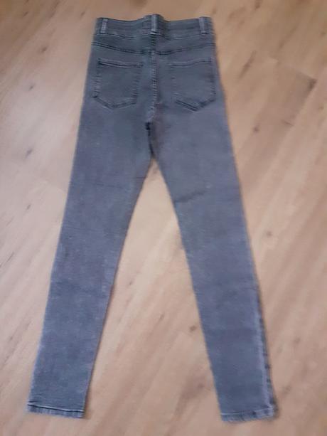 Rifle super skinny, sinsay,m