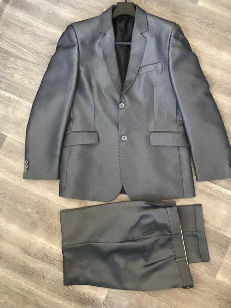 Slávnostný oblek jemne lesklý, 48