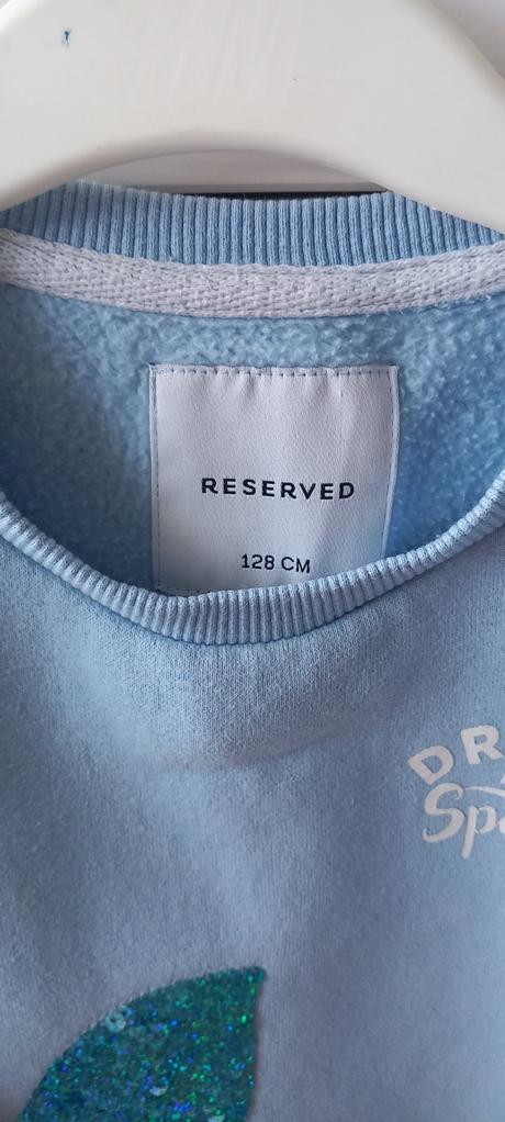 Mikinka, reserved,128