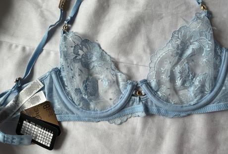 Nová bledomodrá čipkovaná podprsenka, 75 b, 75b