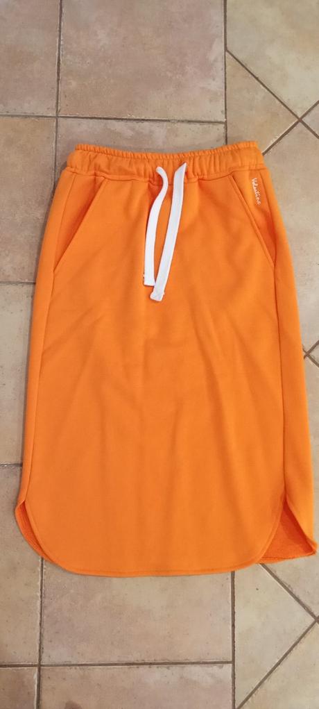 Kvalitná tepláková sukna, s