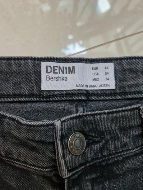 Panske riflove kratasy, bershka,44