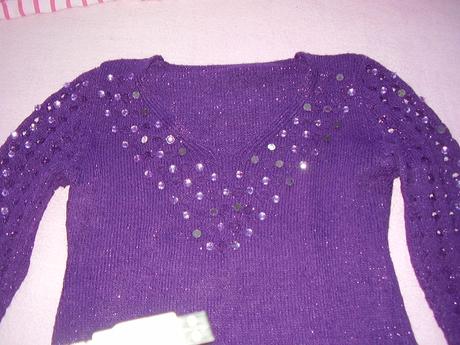 Elegantný pulovrík s korálkami, l