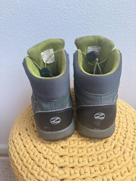 Trekove topánky trezeta, 33