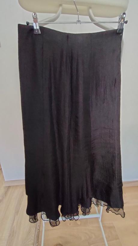 Dlhá čierna sukňa, m