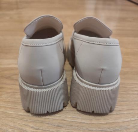 Mokasíny catwalk, 37