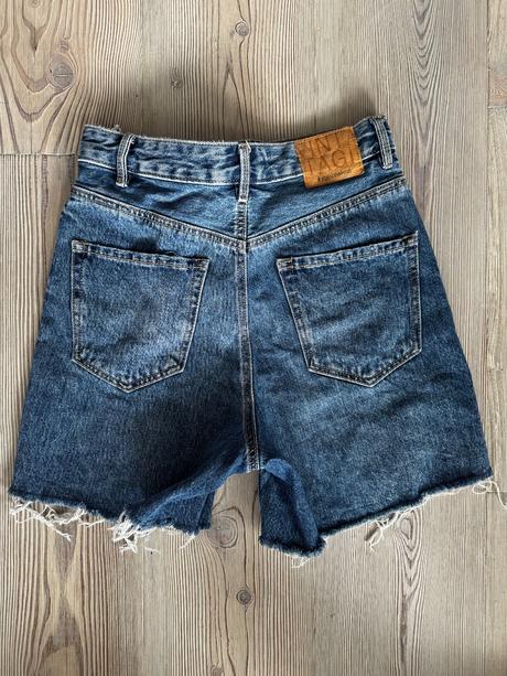 Kraťasy raz oblečené, stradivarius,34