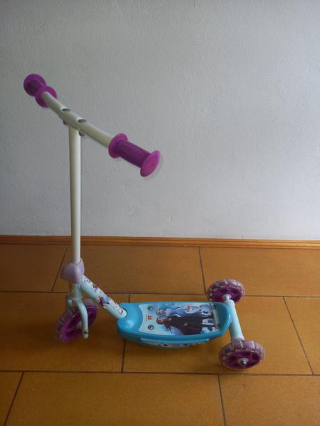 Dievčenská kolobežka frozen, 