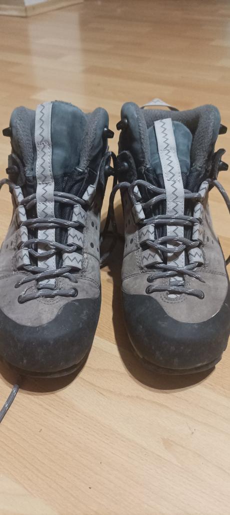 Turistické salimony, salomon,37