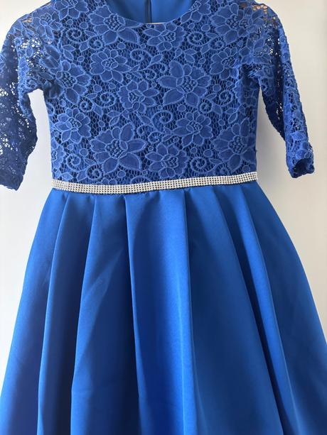 Krasne saty na prilezitost, 146