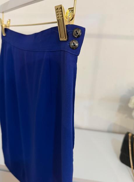 Elegantná kráľovsky modrá sukňa antonio baldan, m