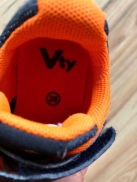 Tenisky na suchý zips, 20