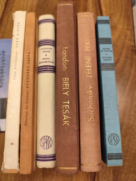 Rozne knihy biely tesak, zelenė peklo, slzy, 