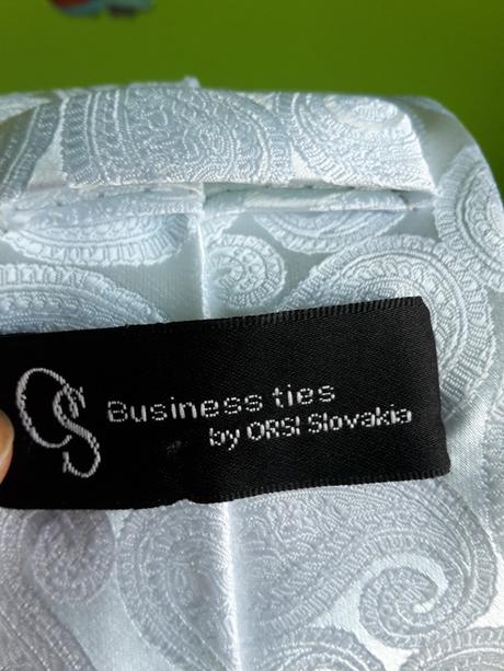 824sp_orsi svadobna kravata s vreckovkou,