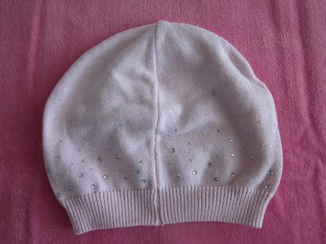 Čiapočku s kamienkami, 110