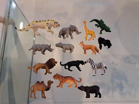 Plastové zvieratá - dinosaure a divoké zvieratá,