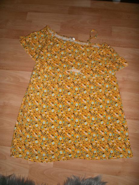 Šaty nepravidelného strihu s volánom cez plecia, pepco,158