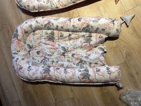 Hniezda, šírka (cm): 60,dĺžka (cm): 90