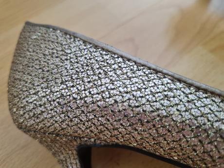 Zlatisté lodičky, 36