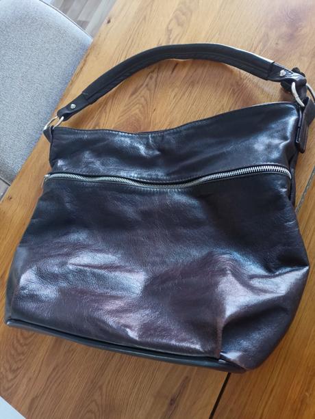 Tmavohnedá kabelka, 