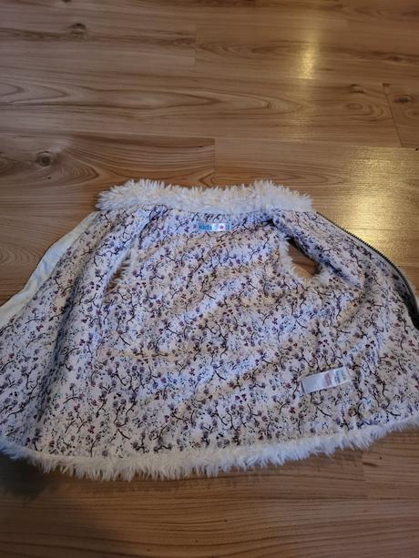 Huňatá vesta, next,116