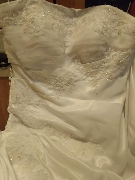 Svadobné šaty + 2 vesty, 38