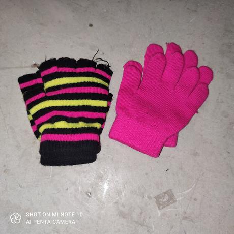 Čiapky a rukavice, 122