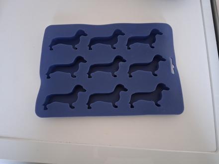 Silikón forma pes jazvečík ako nová, 