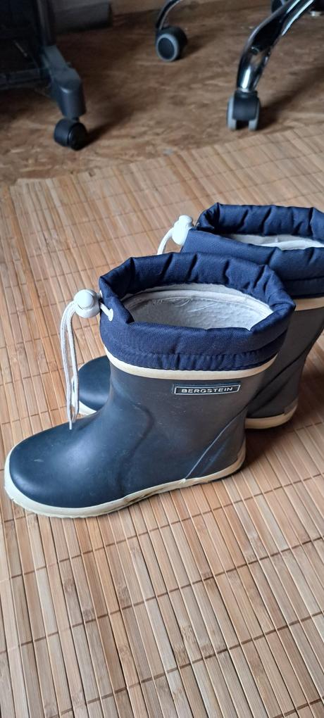 Gumaky, bergstein,31