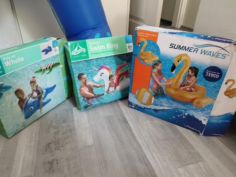 Nafukovaci delfin, jednorozec, pelikan,