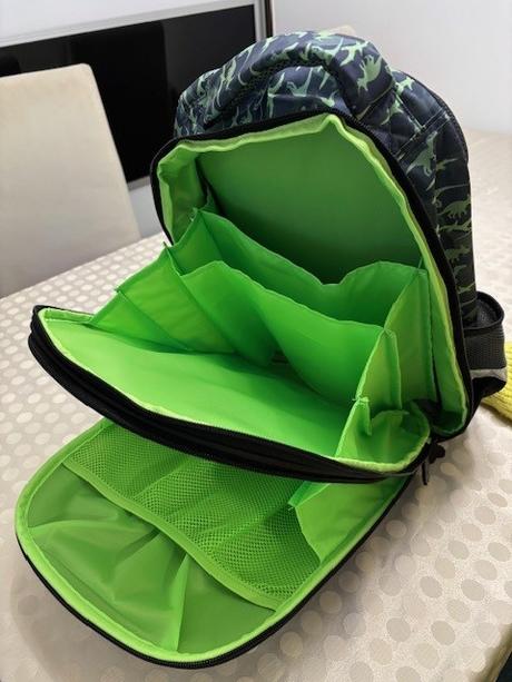 Skolsky ruksak dinosaurs world, 