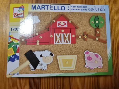 Drevena kreativna (zatlkanie klincekov) bino farma, 